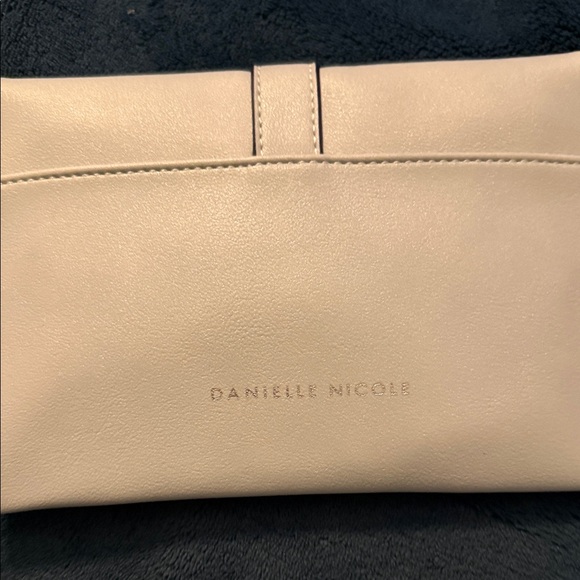 Danielle Nicole Gray Crossbody Bag - Picture 8 of 8
